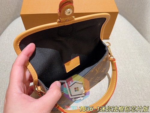 תיק סאדל מיני Louis Vuitton עם רצועת כתף 6