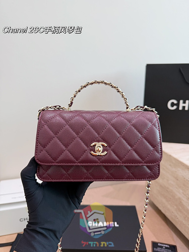 תיק Chanel מרופד עם שרשרת ושלושה תאים 3