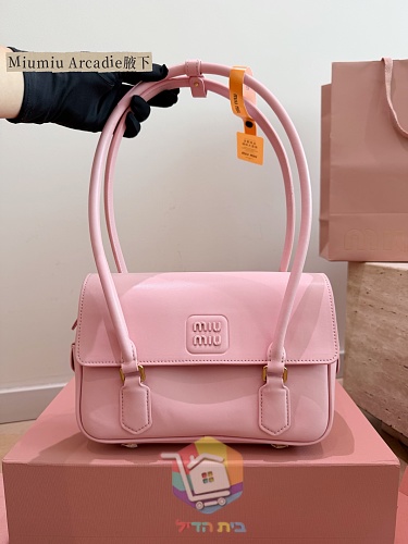 תיק כתף Miu Miu מעור עם דש קדמי 2