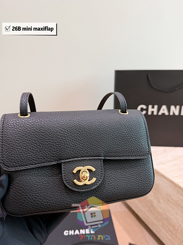 תיק Chanel מיני עם דש ולוגו CC 6