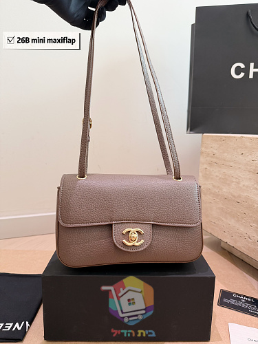 תיק Chanel מיני עם דש ולוגו CC 16