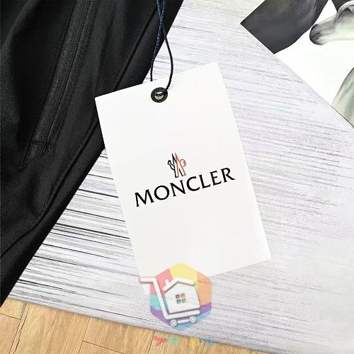 מכנסי ספורט קצרים Moncler 3