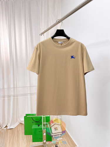 חולצת טי Burberry עם לוגו כחול בשני גוונים 18