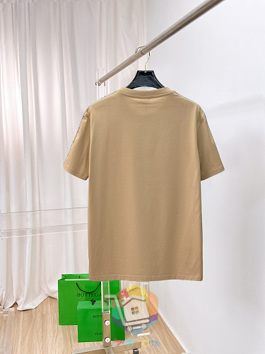 חולצת טי Burberry עם פס משבצות בשלושה גוונים 17
