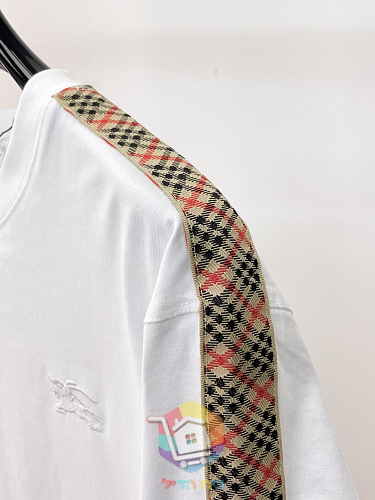 חולצת טי Burberry עם פס משבצות בשלושה גוונים 21