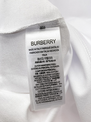 חולצת טי Burberry עם שרוולי משבצות בשני גוונים 15