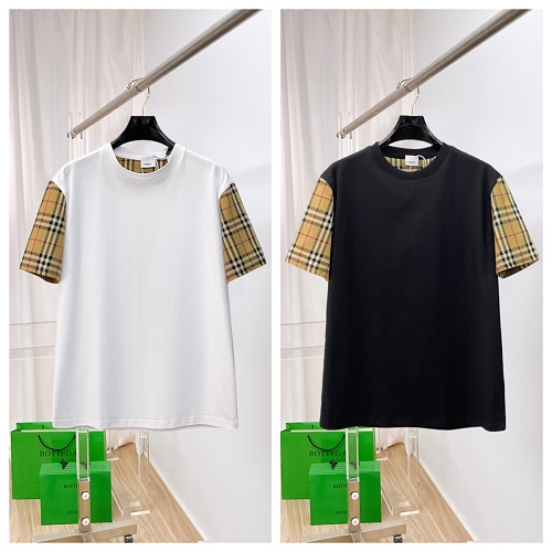 חולצת טי Burberry עם שרוולי משבצות בשני גוונים 20