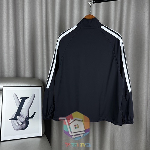 ג'קט רוח adidas עם שלושה פסים 31