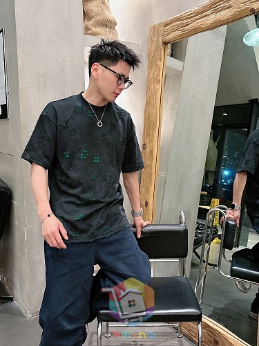 חולצת טי Louis Vuitton עם מונוגרם 4