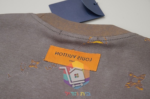 חולצת טי Louis Vuitton עם מונוגרם 10