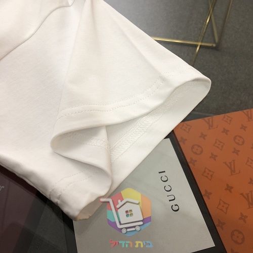 חולצת טי PRADA עם לוגו משולש 13