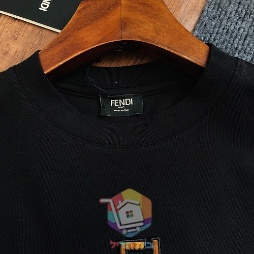 חולצת טי FENDI עם לוגו FF 16