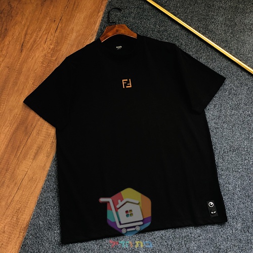 חולצת טי FENDI עם לוגו FF 18