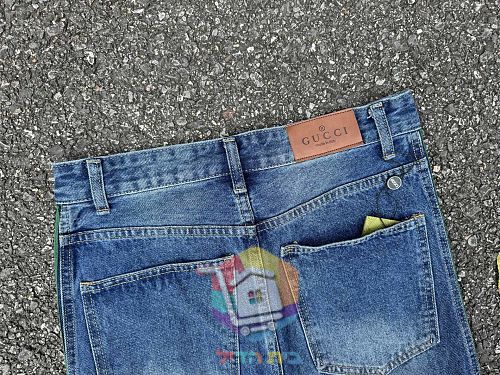 ג'ינס Gucci עם פס בצדדים בשני גוונים 2