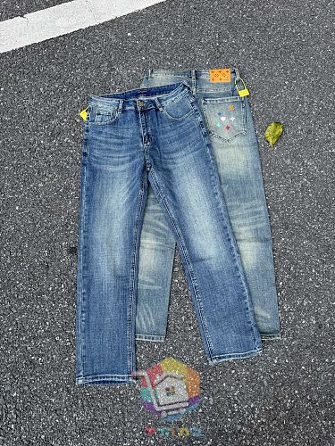 ג'ינס Louis Vuitton בגזרה ישרה שטופה 23