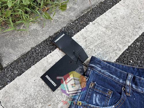 ג'ינס DSQUARED2 בשני דגמים, קרוע עם הדפסים 19