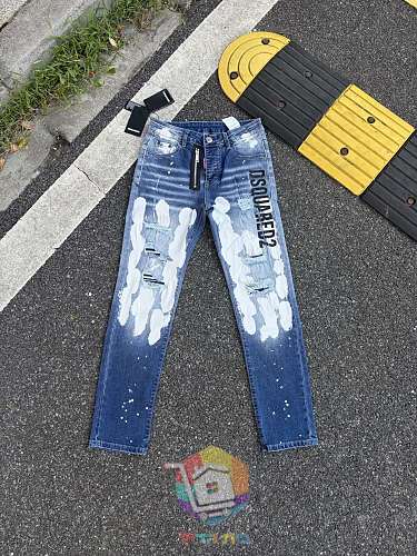 ג'ינס DSQUARED2 בשני דגמים, קרוע עם הדפסים 38