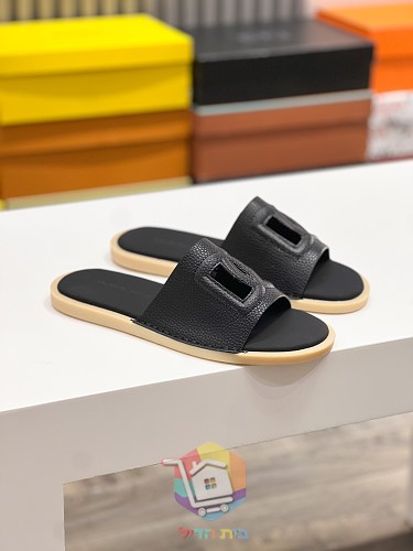 כפכפי Dolce & Gabbana בארבעה גוונים 2
