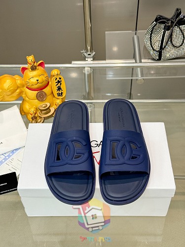 כפכפי Dolce & Gabbana בארבעה גוונים 18