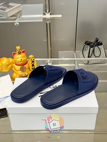 כפכפי Dolce & Gabbana בארבעה גוונים 20