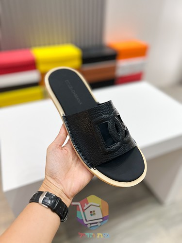 כפכפי Dolce & Gabbana בארבעה גוונים 36
