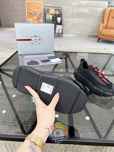 נעלי Prada Cloudbust Thunder שחור, אדום 2