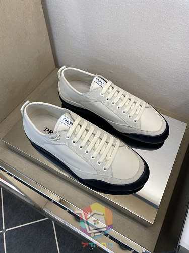נעלי סניקרס Prada שמנת, שחור 6