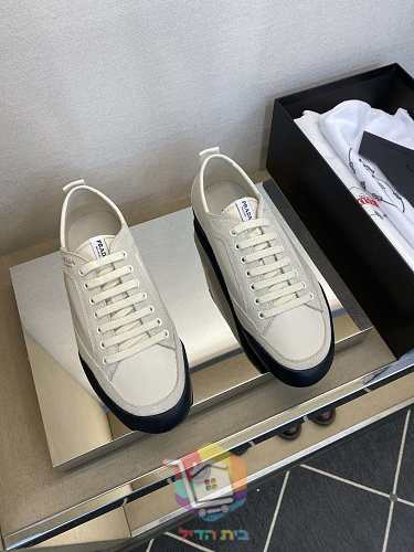 נעלי סניקרס Prada שמנת, שחור 9