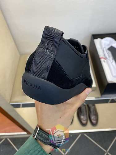 נעלי סניקרס Prada שמנת, שחור 12