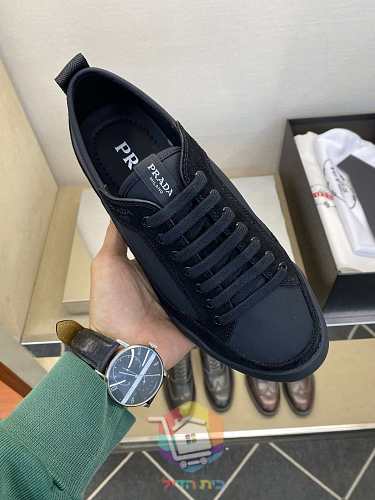 נעלי סניקרס Prada שמנת, שחור 13