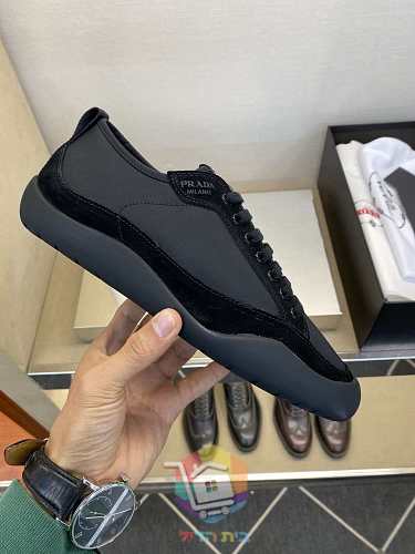 נעלי סניקרס Prada שמנת, שחור 14