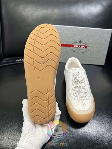 נעלי Prada America's Cup בשישה גוונים 50