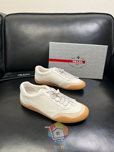נעלי Prada America's Cup בשישה גוונים 54