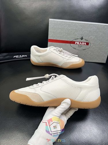 נעלי Prada America's Cup בשישה גוונים 56