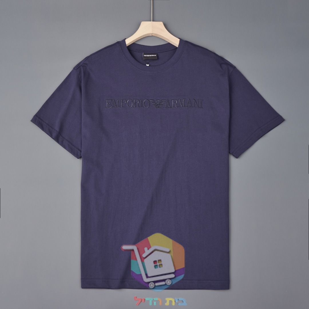 חולצת טי Emporio Armani עם כיתוב בגוון תואם