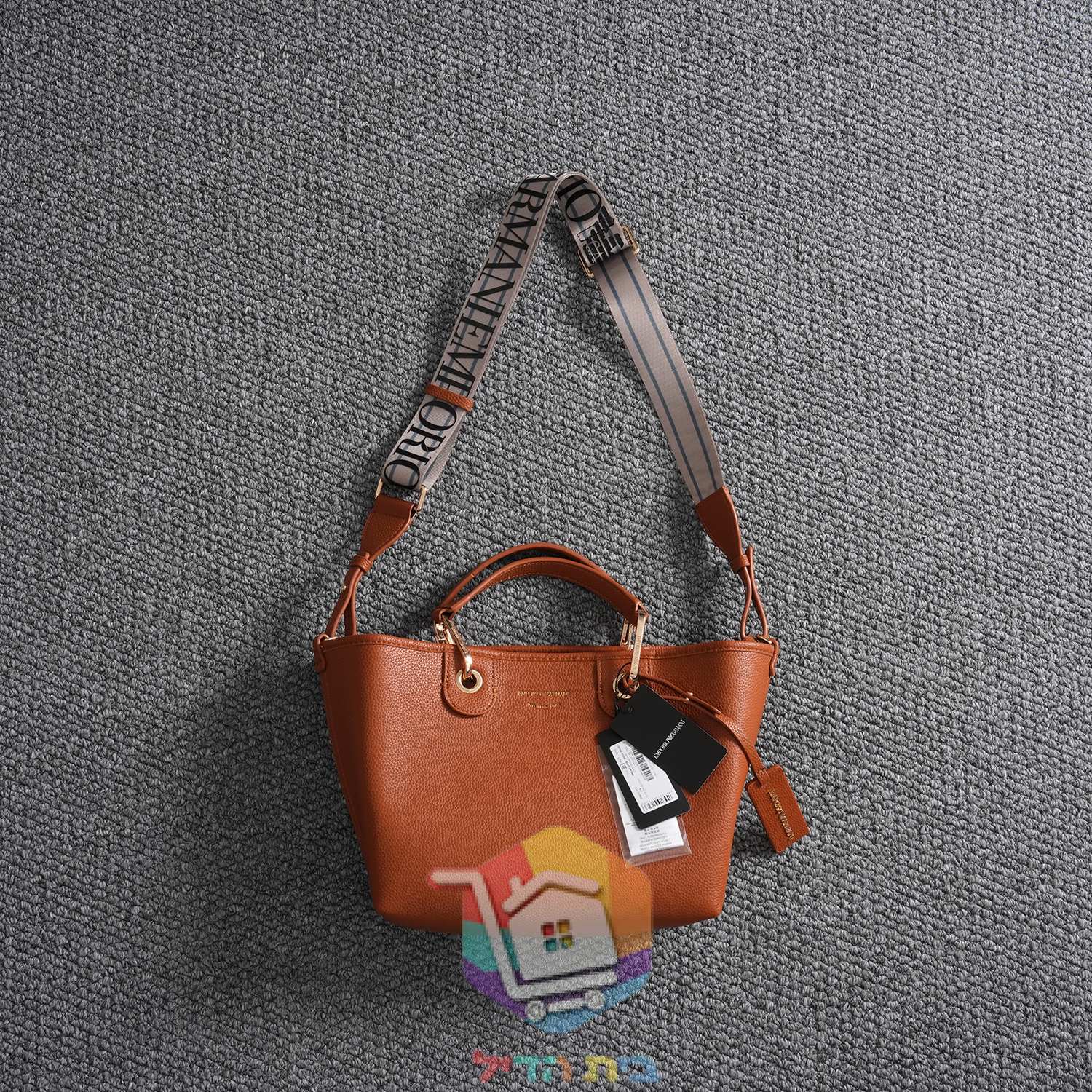 תיק Emporio Armani מעור עם רצועת לוגו