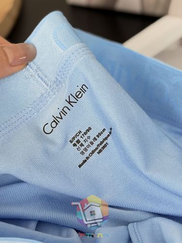 תחתוני בוקסר Calvin Klein בגוון תכלת 11