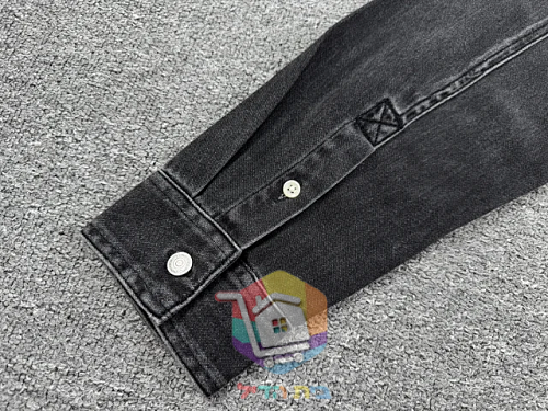 חולצת ג'ינס Calvin Klein בגוון שחור שטוף 17