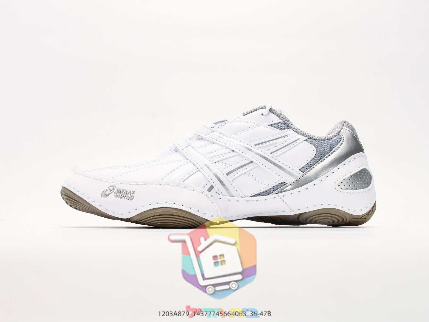 נעלי ASICS רטרו לבנות עם סוליית גומי