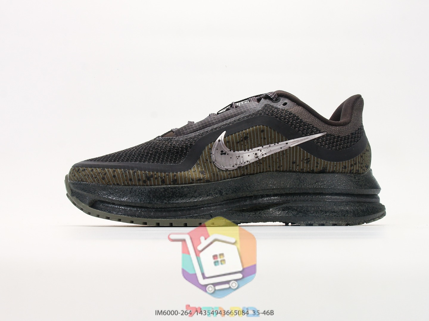 נעלי ריצה Nike שחורות עם סוושוש לבן