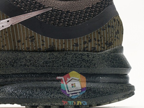 נעלי ריצה Nike שחורות עם סוושוש לבן 3