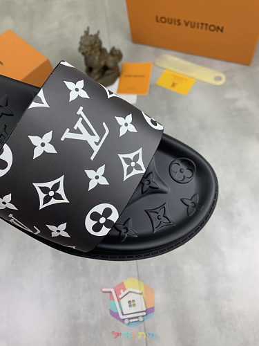 כפכפי Louis Vuitton במונוגרם 5