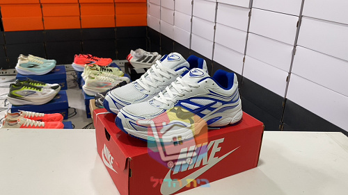 נעלי ריצה Nike רטרו בשני גוונים 1