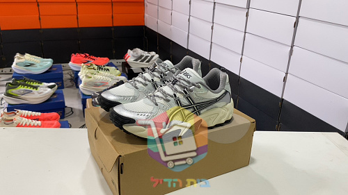 נעלי ריצה ASICS רטרו כסף, לבן 1