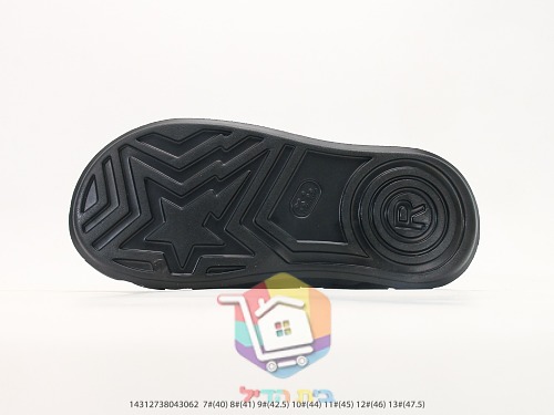 כפכפי BAPE עם ראש קוף מוטבע 3