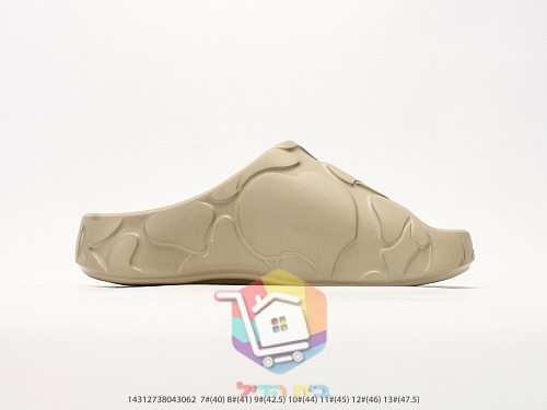 כפכפי BAPE עם ראש קוף מוטבע 12