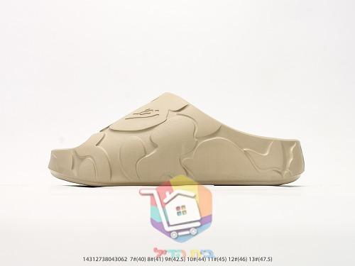 כפכפי BAPE עם ראש קוף מוטבע 13