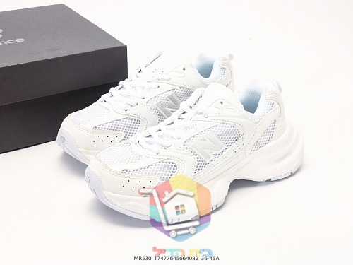 נעלי ריצה New Balance 530 עם לוגו N מתכתי 11