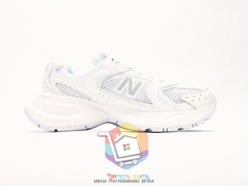 נעלי ריצה New Balance 530 עם לוגו N מתכתי 17