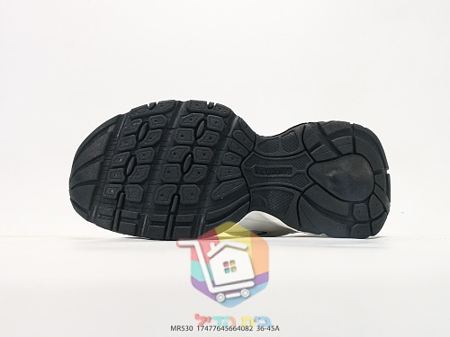 נעלי ריצה New Balance 530 עם לוגו N מתכתי 33